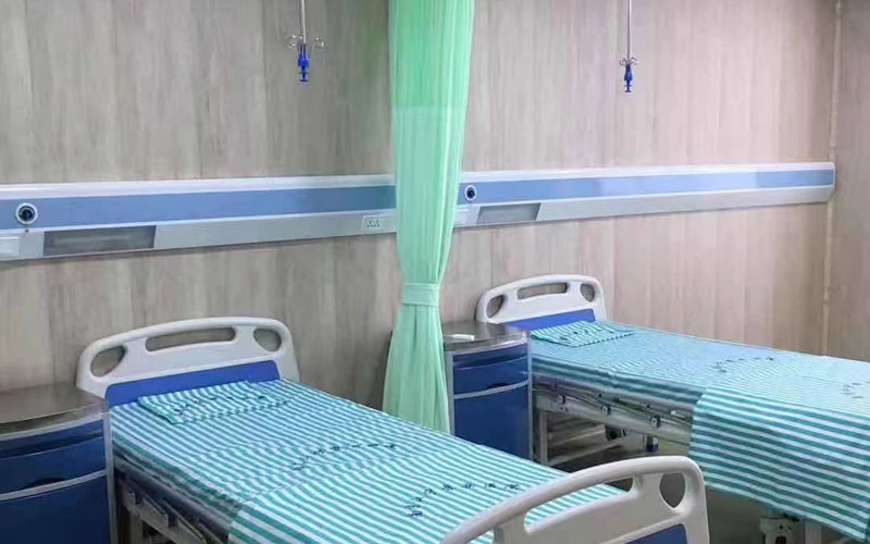 病房三腔设备带安装效果