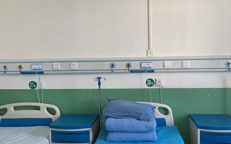 病房床头设备带安装效果
